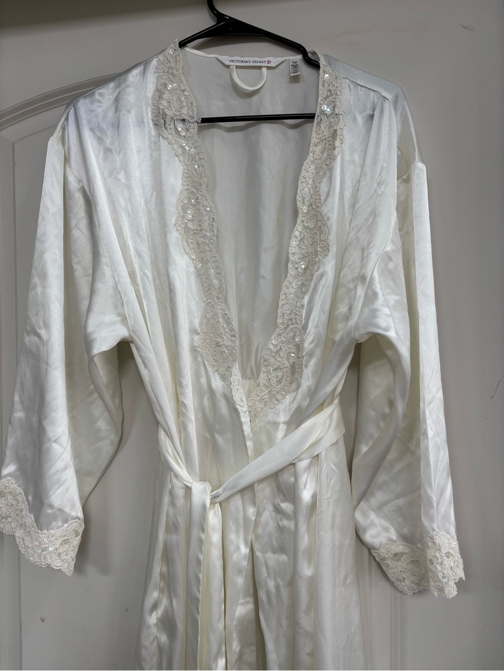 Victoria's Secret vintage Ivory Satin Lace-Trim Bridal Robe - Picture 2 of 7